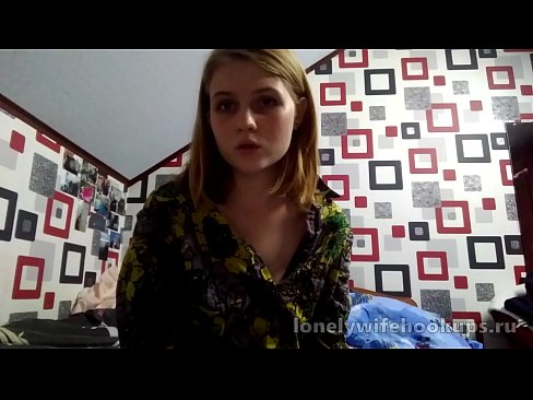 ❤️ Myfyriwr ifanc melyn o Rwsia yn hoffi dicks mwy. ️❌ Fideo porn wrthon ni