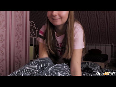 ❤️ Mae Blondie yn Sugno ei BFF yn Ddwfn ac yn Cael Cum Yn Ei Cheg ️❌ Fideo porn wrthon ni