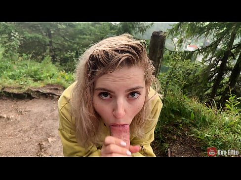 ❤️ Merch yn llyncu cum ar ôl blowjob cyhoeddus - Eva Elfi ️❌ Fideo porn wrthon ni